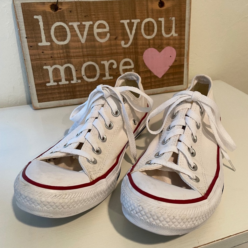 Converse - All Star Chuck Taylor Sneakers - Optic White  - Unisex (W -8, M-6)